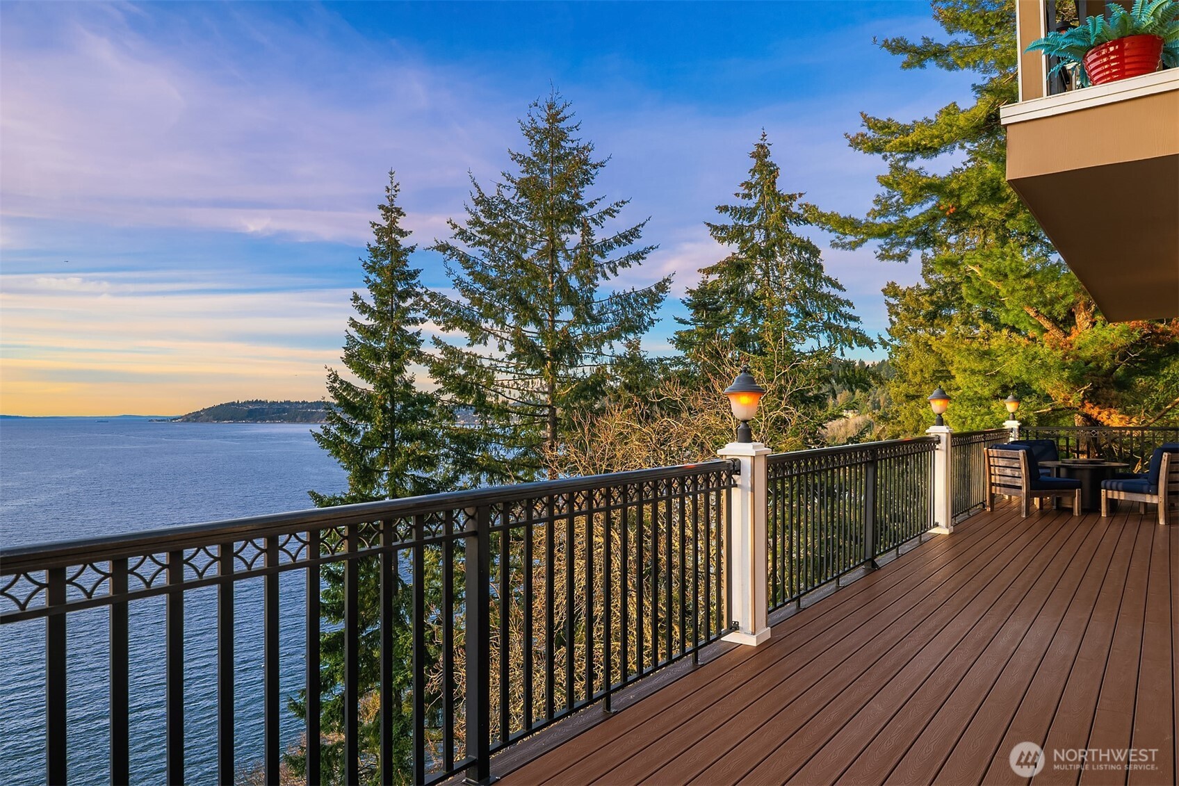 16523 Maplewild Avenue SW