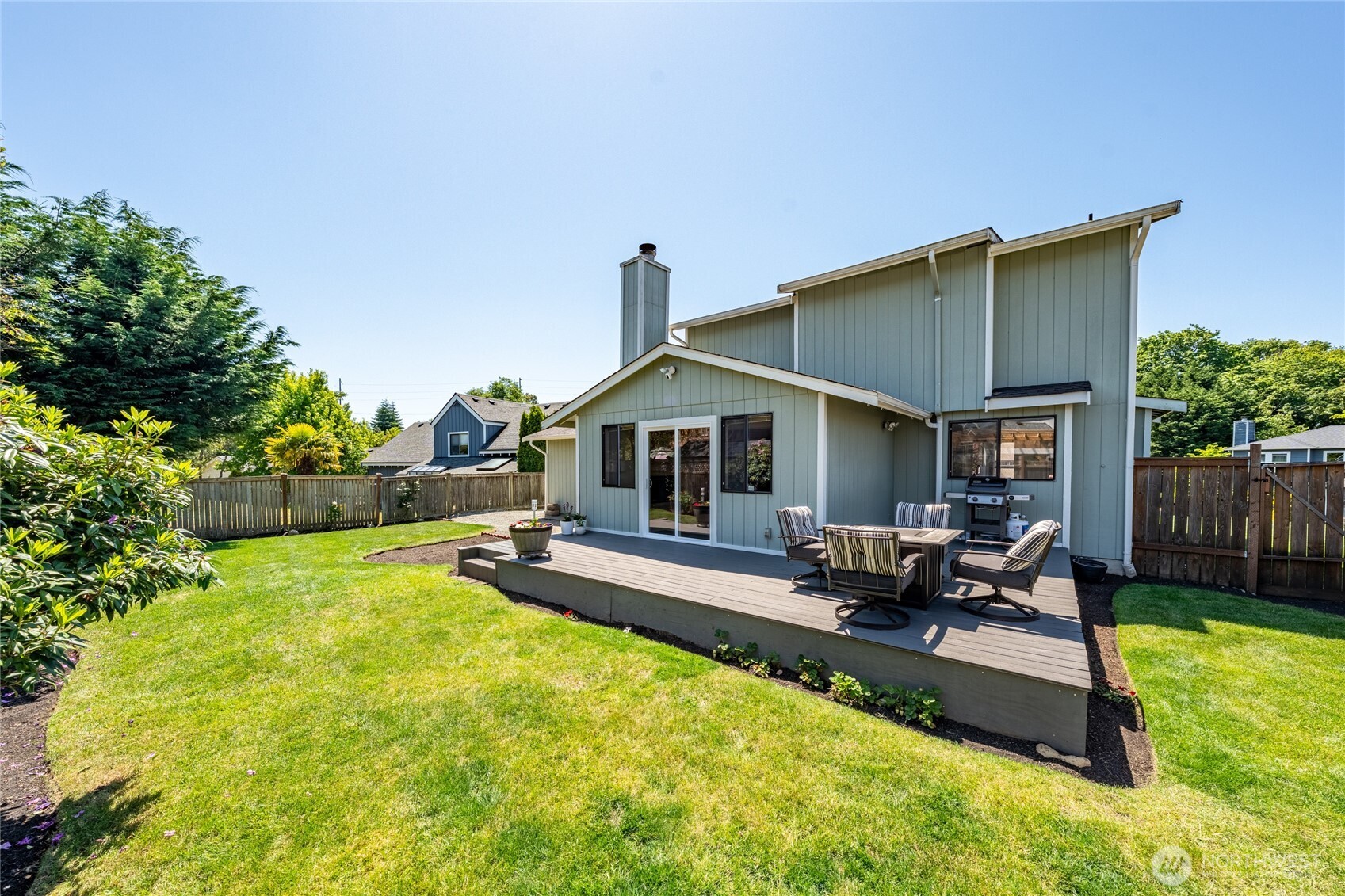 3717 Inverness Drive NE