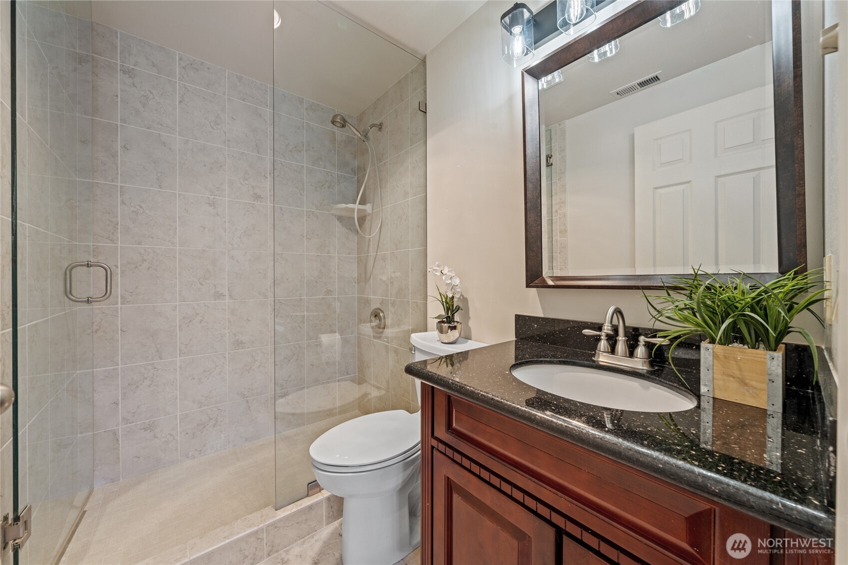 3717 Inverness Drive NE