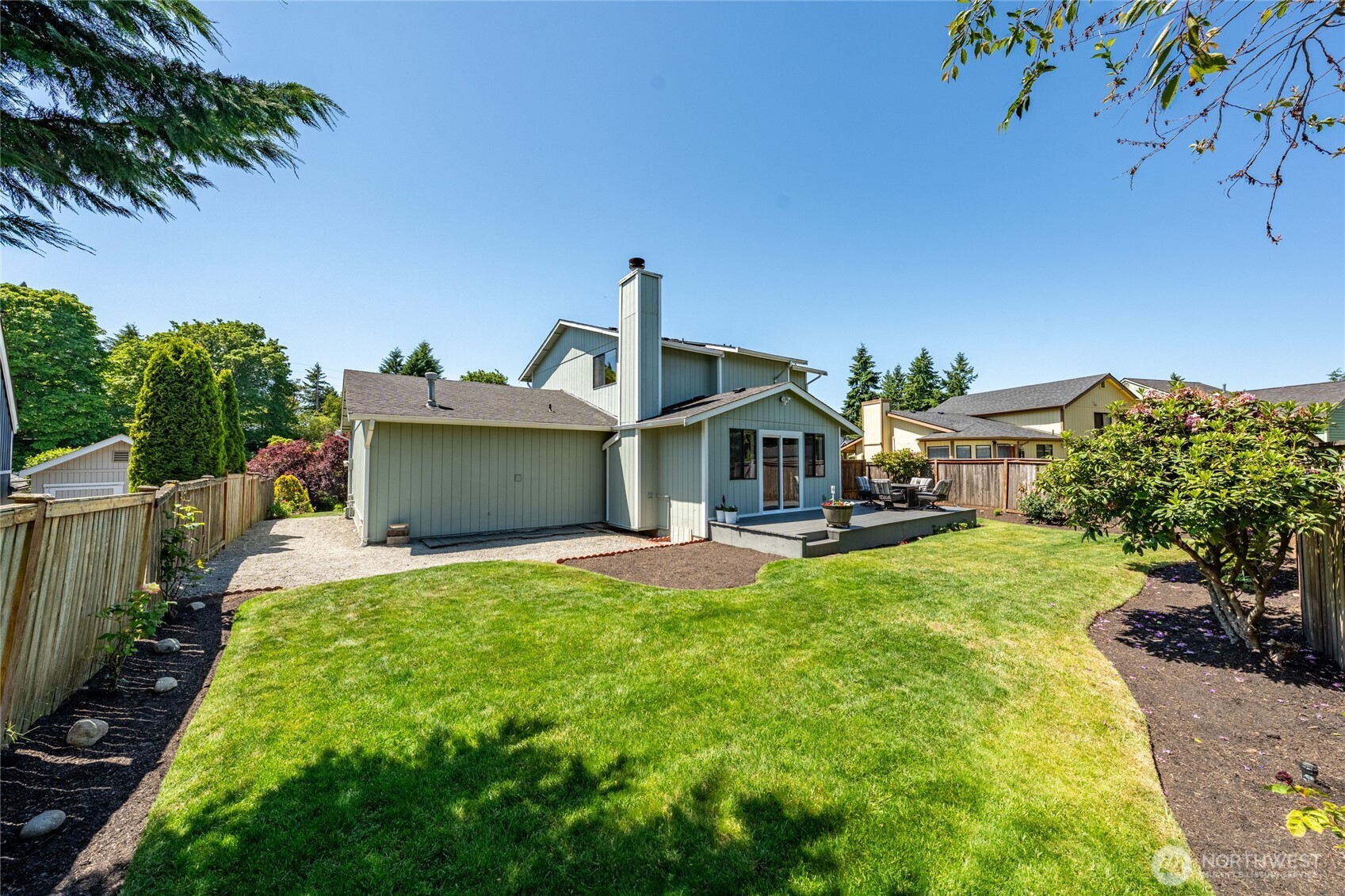 3717 Inverness Drive NE