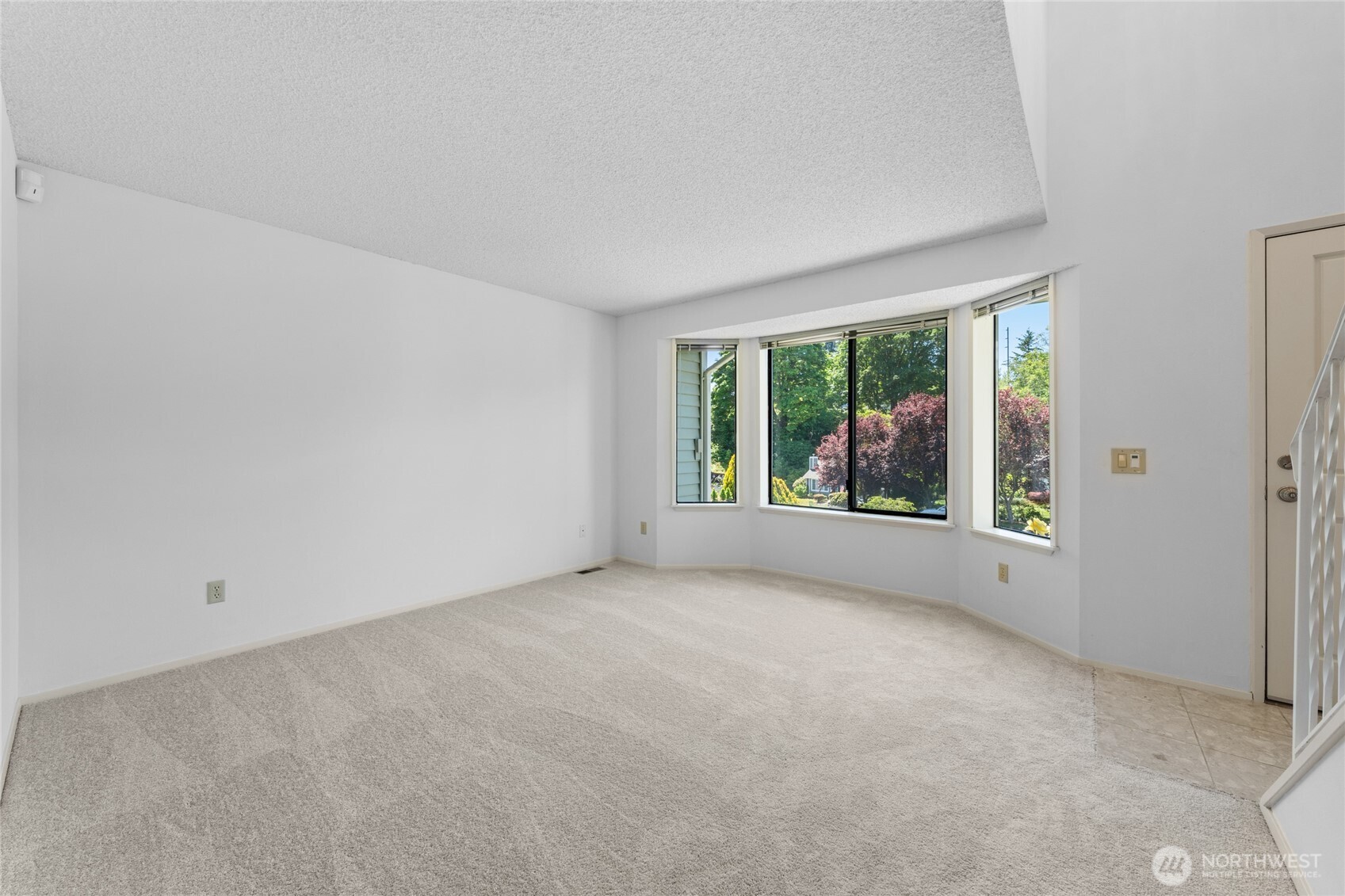 3717 Inverness Drive NE