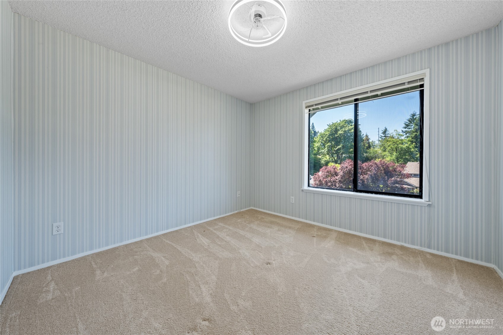 3717 Inverness Drive NE