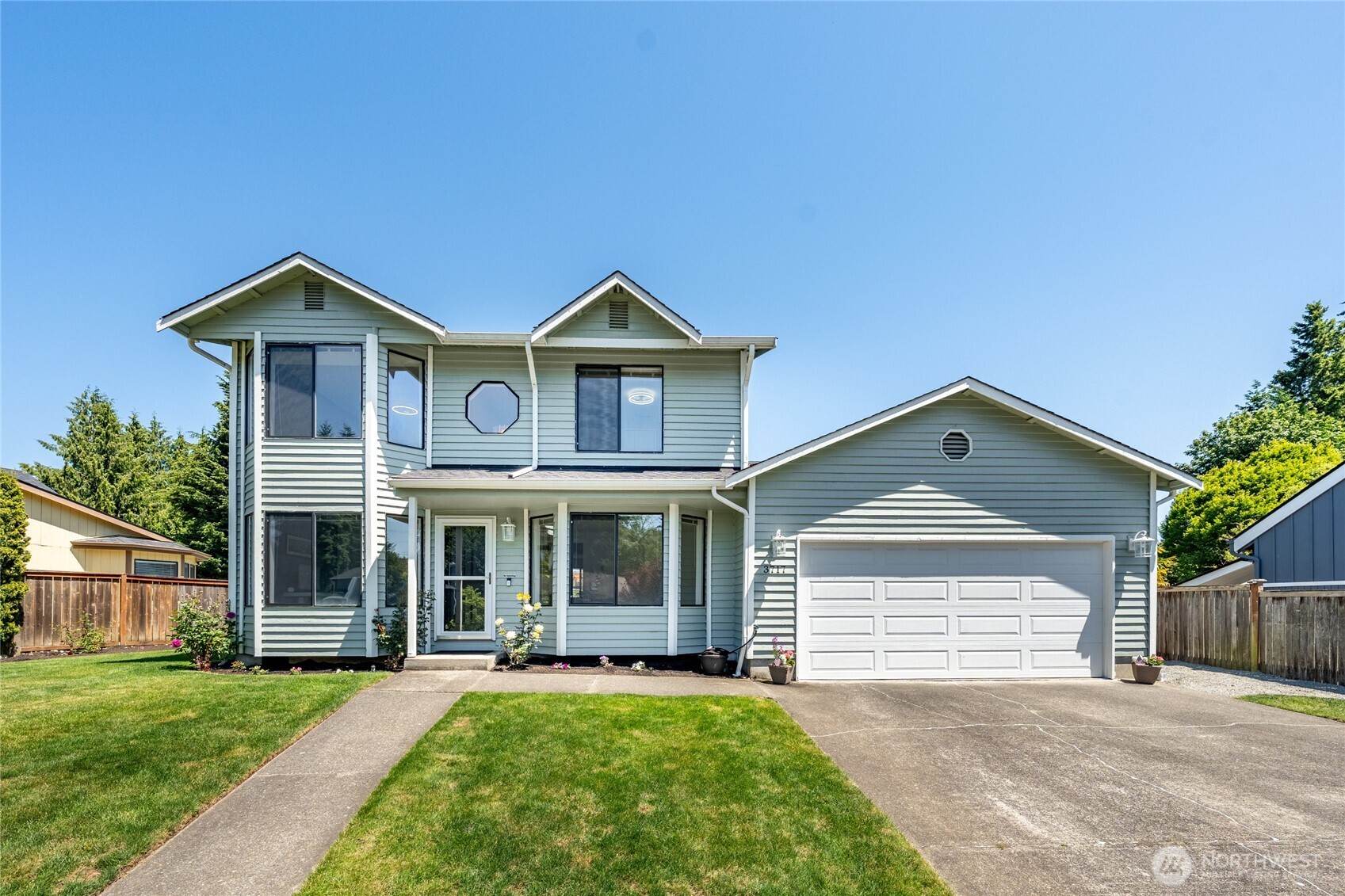 3717 Inverness Drive NE