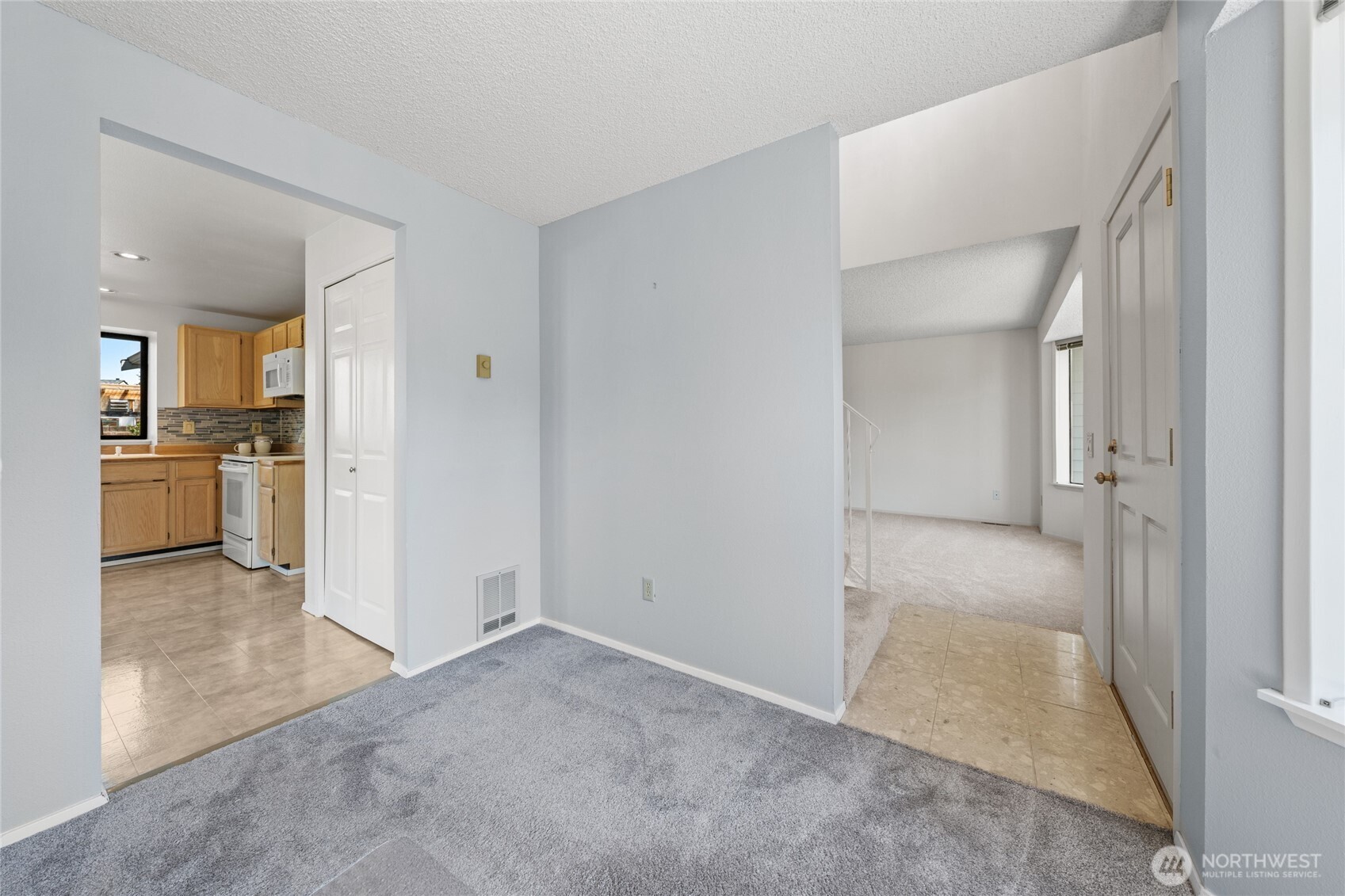 3717 Inverness Drive NE