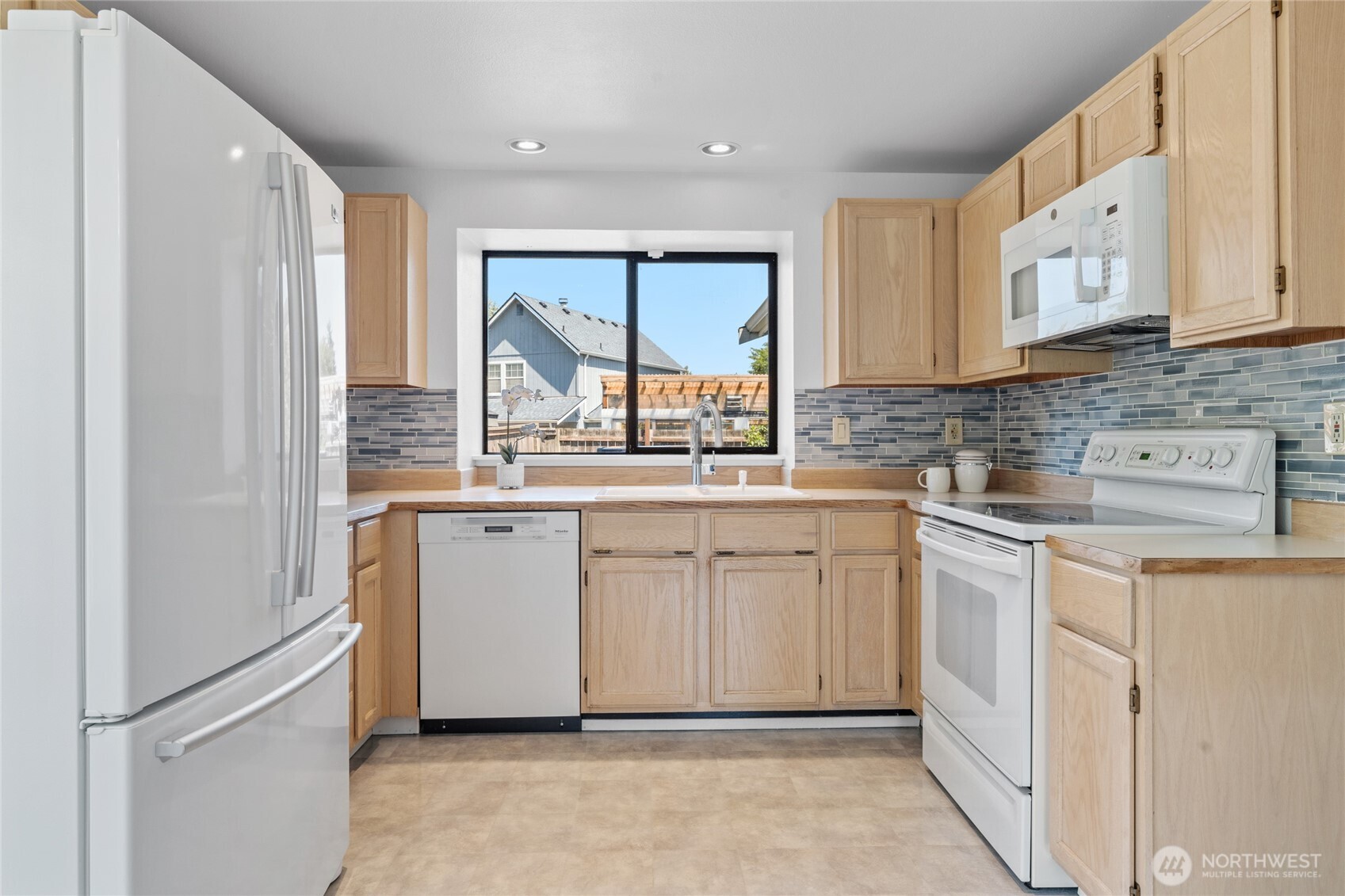 3717 Inverness Drive NE