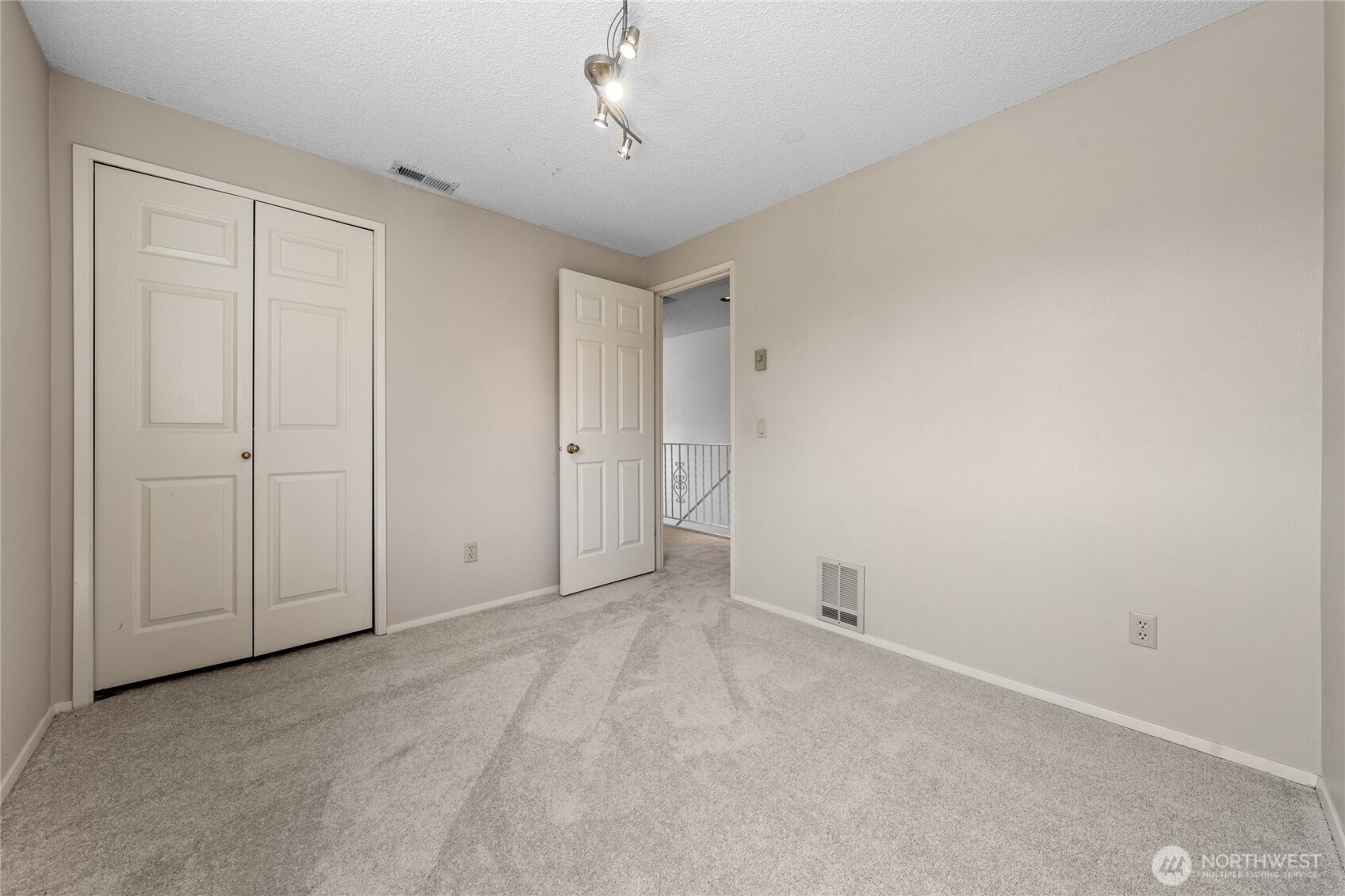 3717 Inverness Drive NE