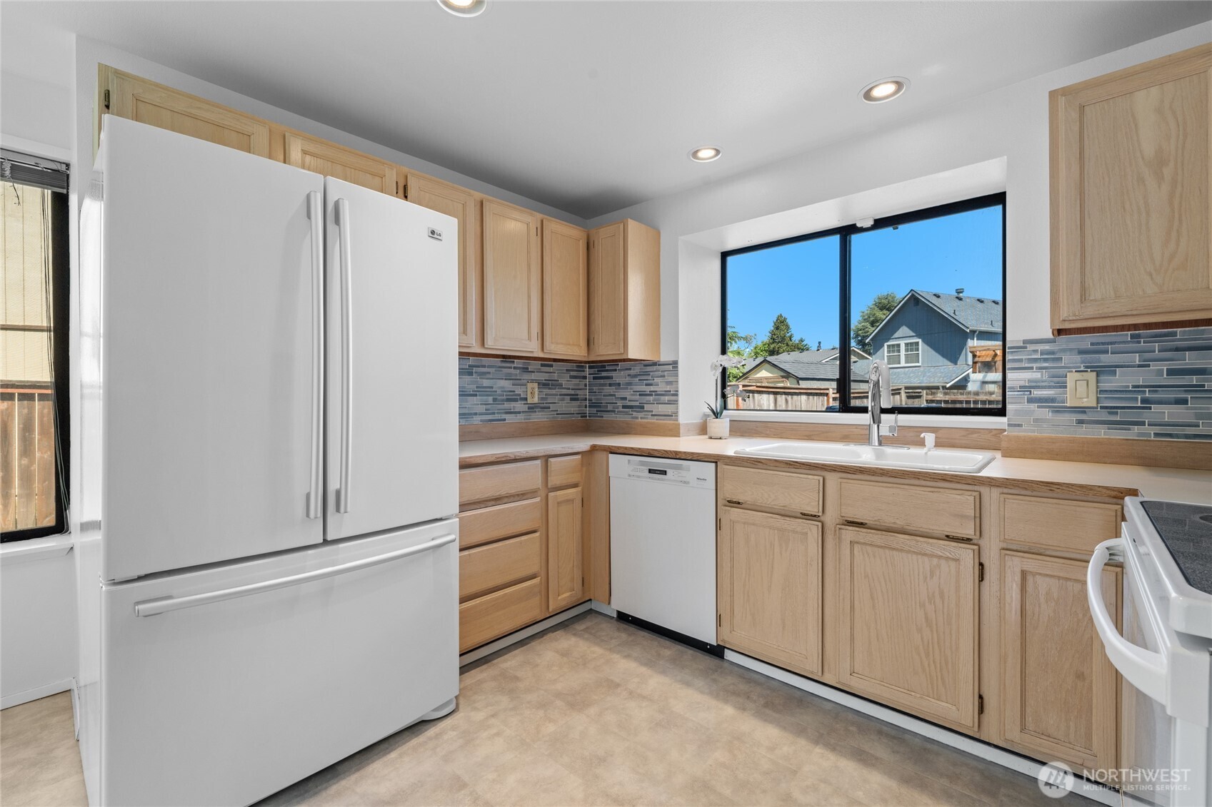 3717 Inverness Drive NE