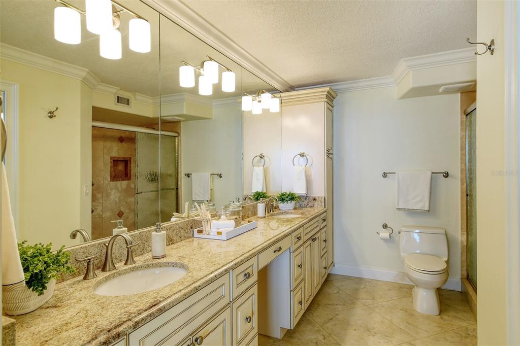 20 WHISPERING SANDS DRIVE Unit: 1102