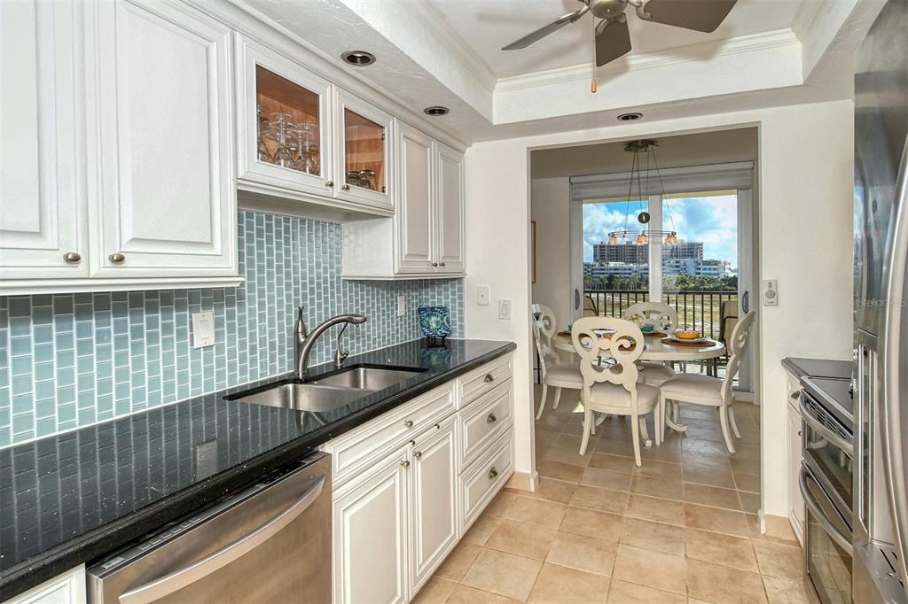 1701 GULF OF MEXICO DRIVE Unit: 404