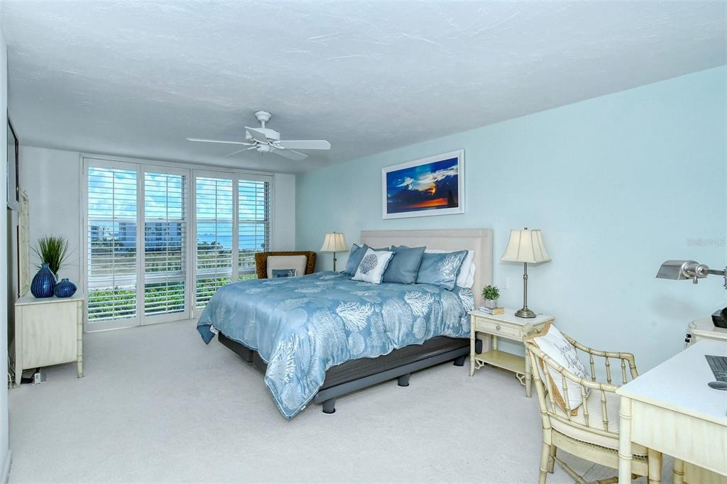 1701 GULF OF MEXICO DRIVE Unit: 404