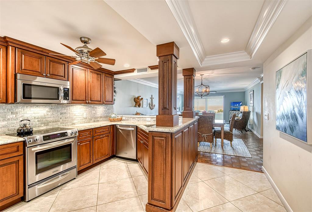 6140 MIDNIGHT PASS ROAD Unit: 208