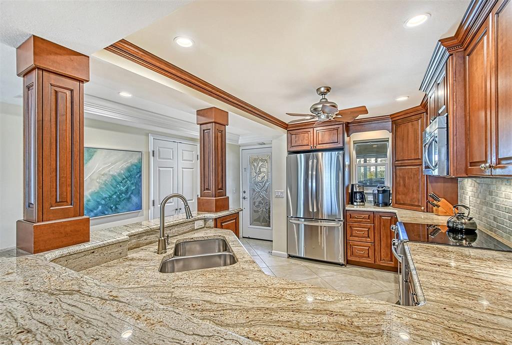 6140 MIDNIGHT PASS ROAD Unit: 208
