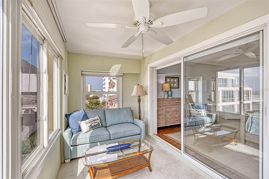 6140 MIDNIGHT PASS ROAD Unit: 208