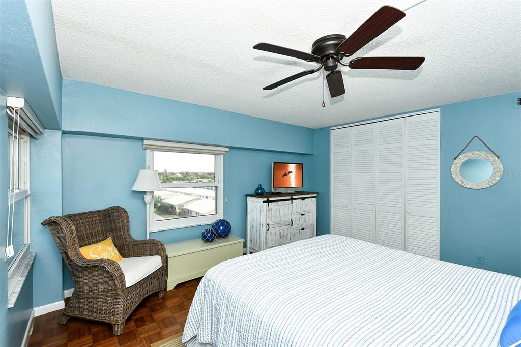 6140 MIDNIGHT PASS ROAD Unit: 208