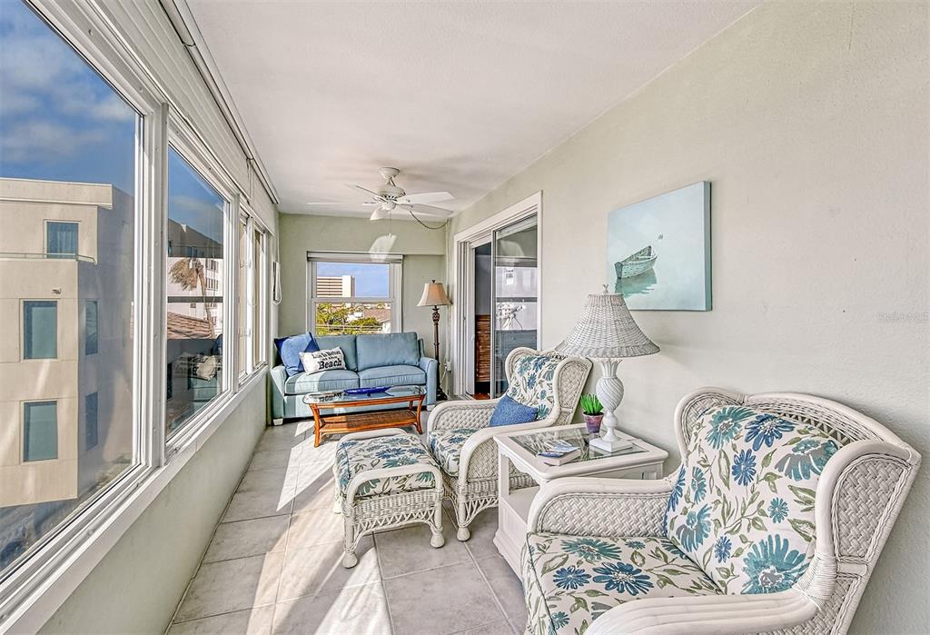 6140 MIDNIGHT PASS ROAD Unit: 208