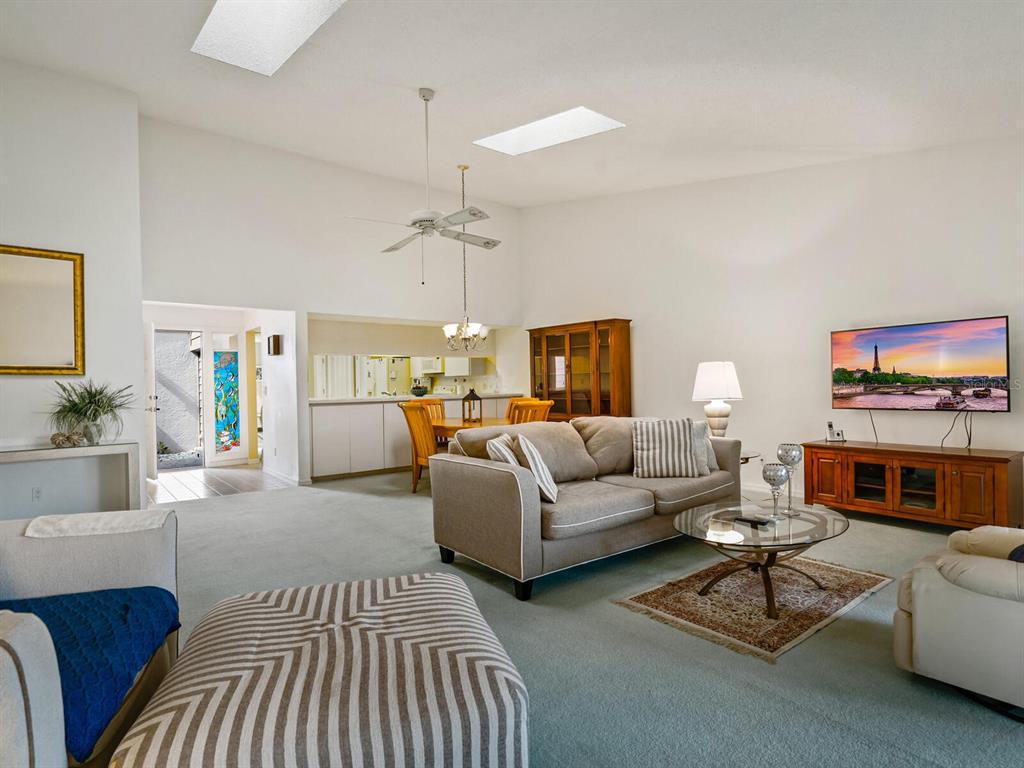 3812 WILSHIRE CIRCLE W Unit: 12