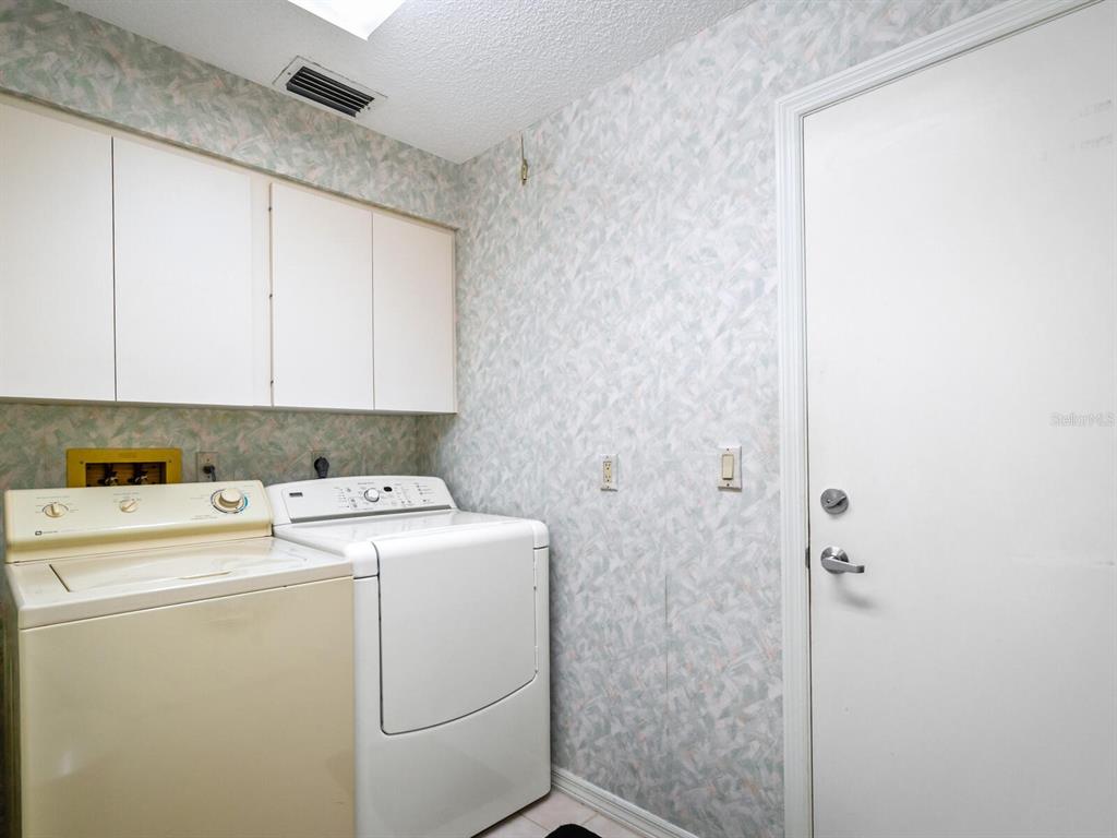 3812 WILSHIRE CIRCLE W Unit: 12