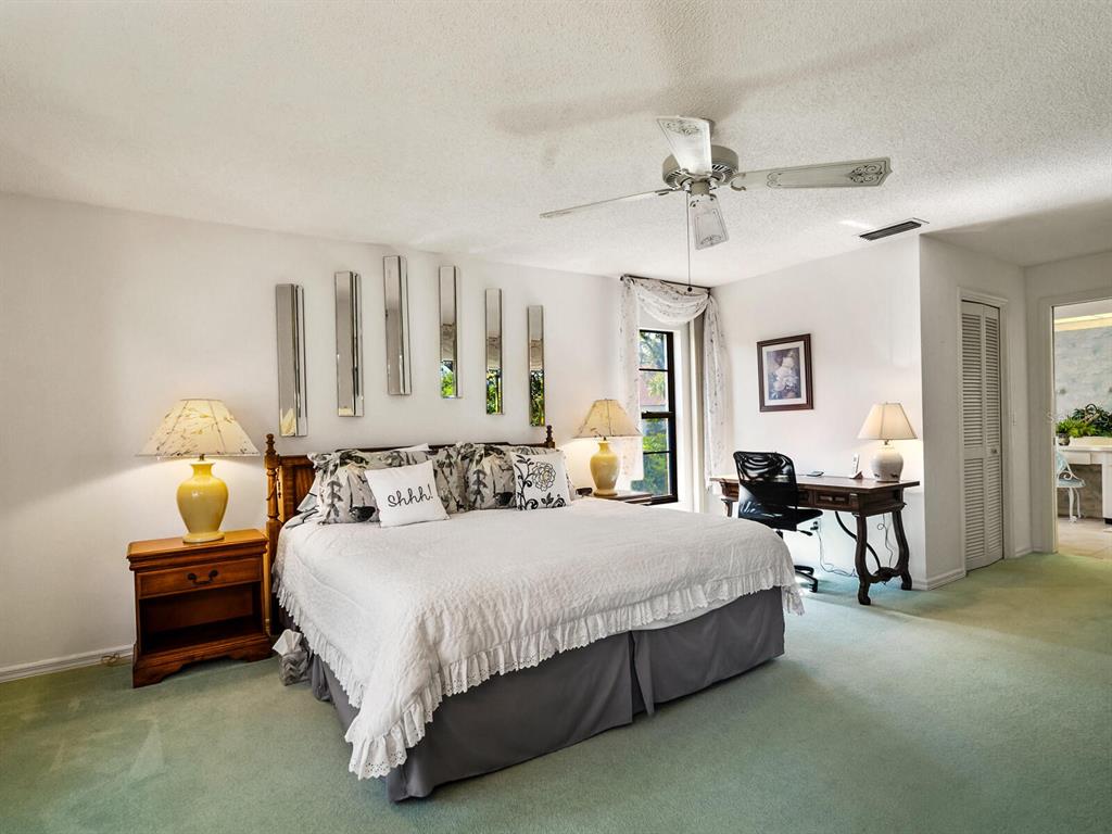 3812 WILSHIRE CIRCLE W Unit: 12