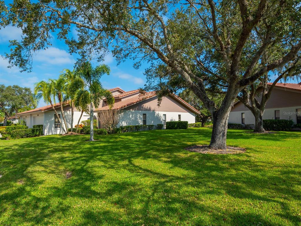 3812 WILSHIRE CIRCLE W Unit: 12