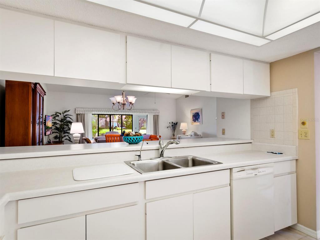 3812 WILSHIRE CIRCLE W Unit: 12