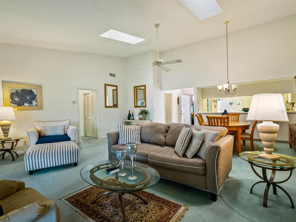 3812 WILSHIRE CIRCLE W Unit: 12