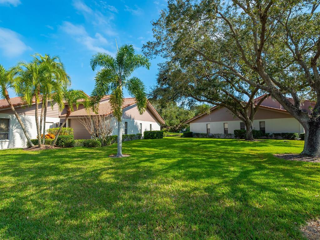 3812 WILSHIRE CIRCLE W Unit: 12