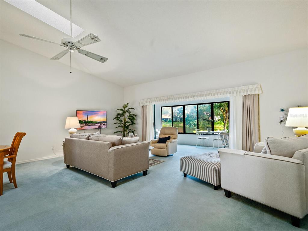 3812 WILSHIRE CIRCLE W Unit: 12