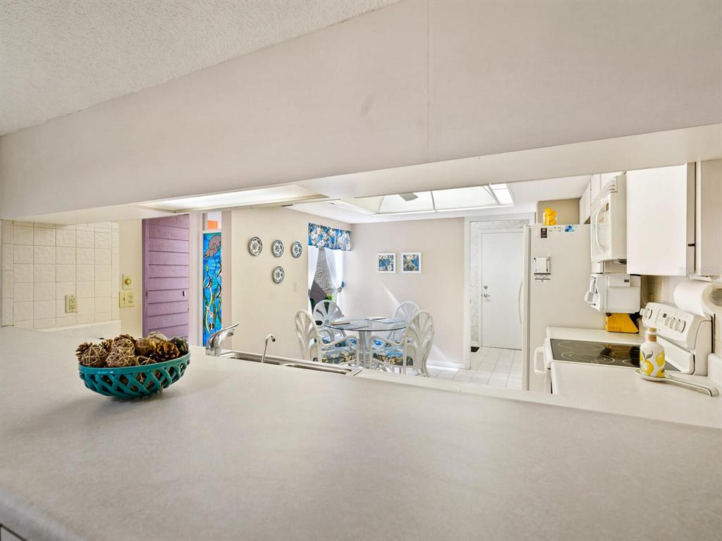 3812 WILSHIRE CIRCLE W Unit: 12