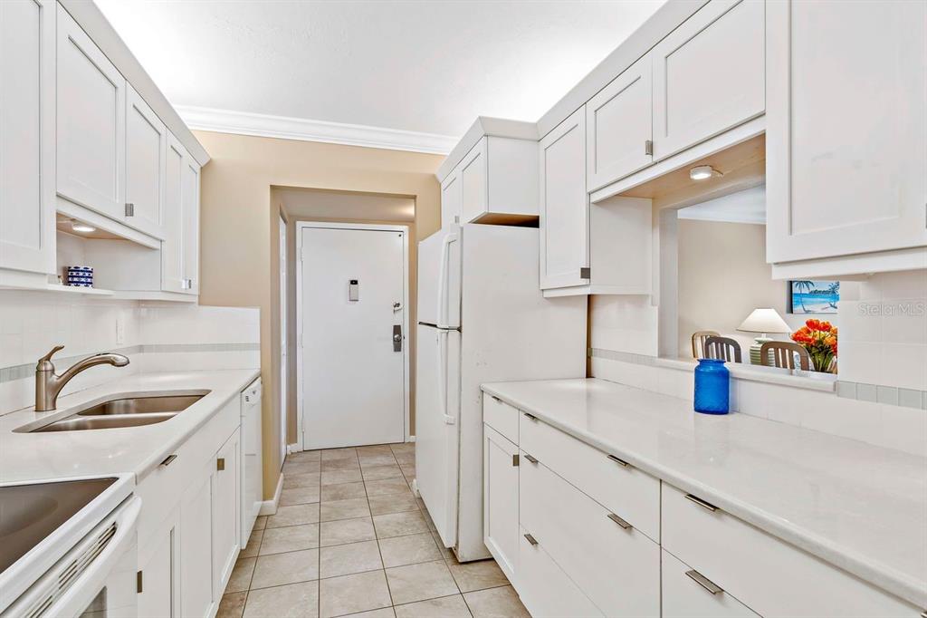 5855 MIDNIGHT PASS ROAD Unit: 528