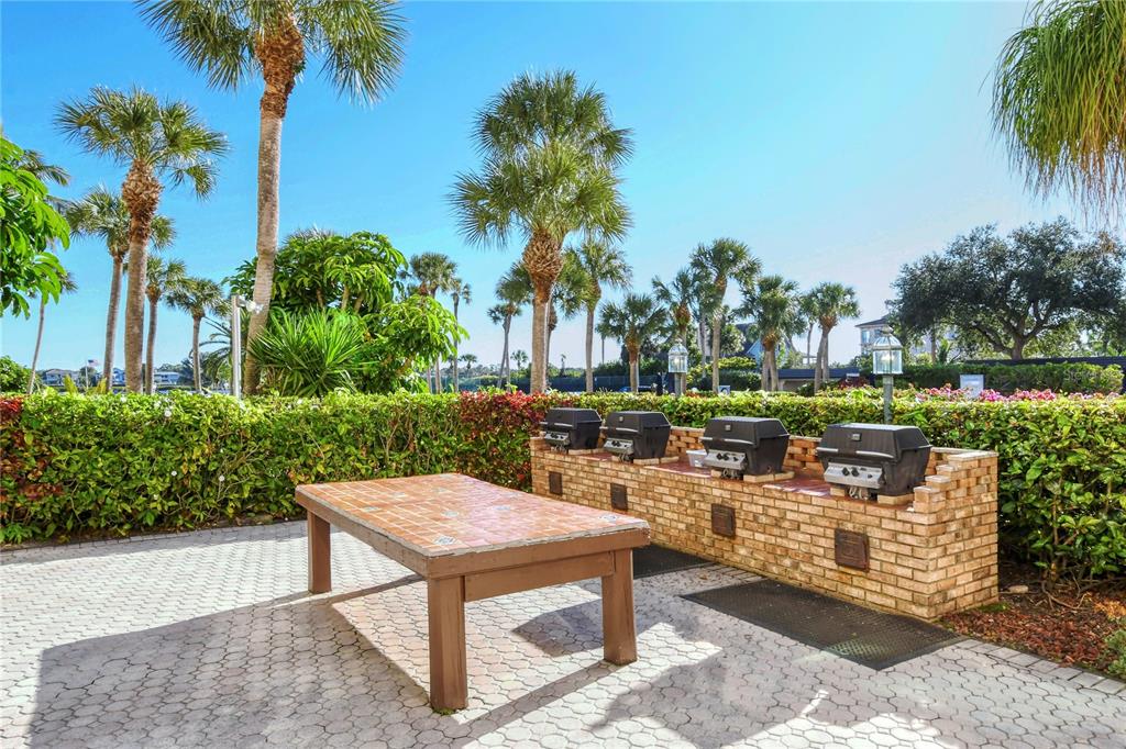 5855 MIDNIGHT PASS ROAD Unit: 528