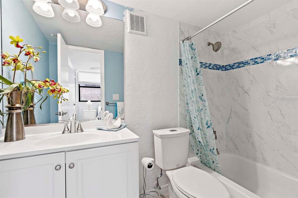 5855 MIDNIGHT PASS ROAD Unit: 528