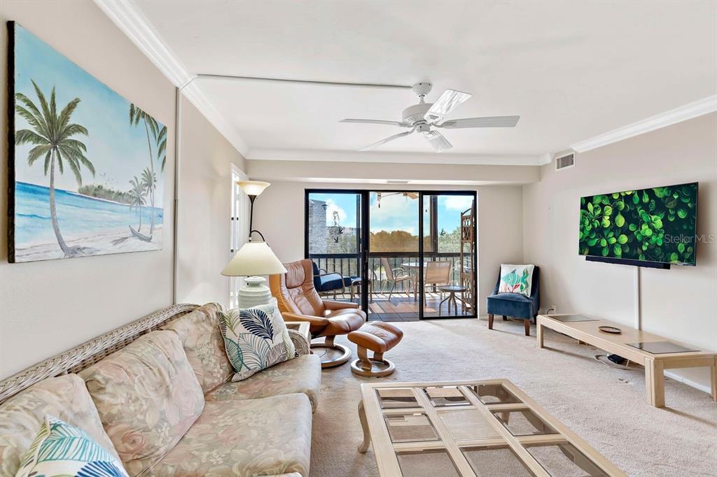 5855 MIDNIGHT PASS ROAD Unit: 528