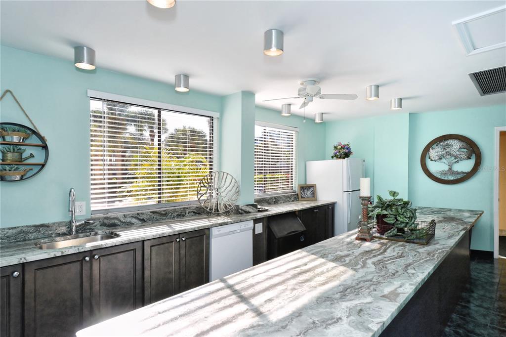 5855 MIDNIGHT PASS ROAD Unit: 528
