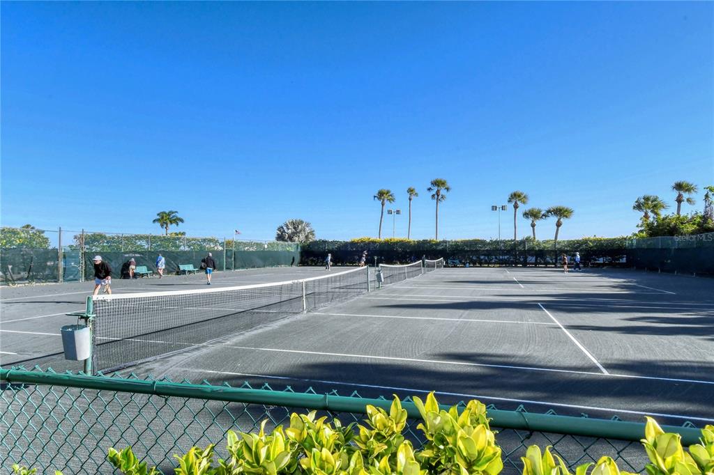 5855 MIDNIGHT PASS ROAD Unit: 528