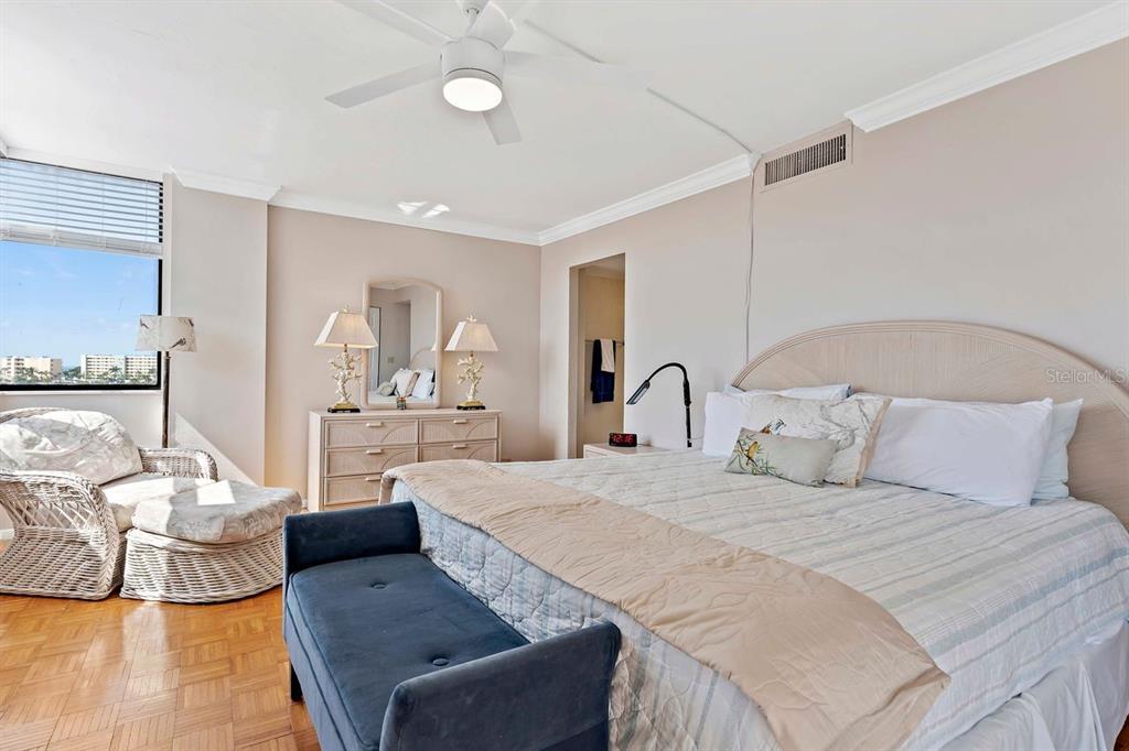 5855 MIDNIGHT PASS ROAD Unit: 528