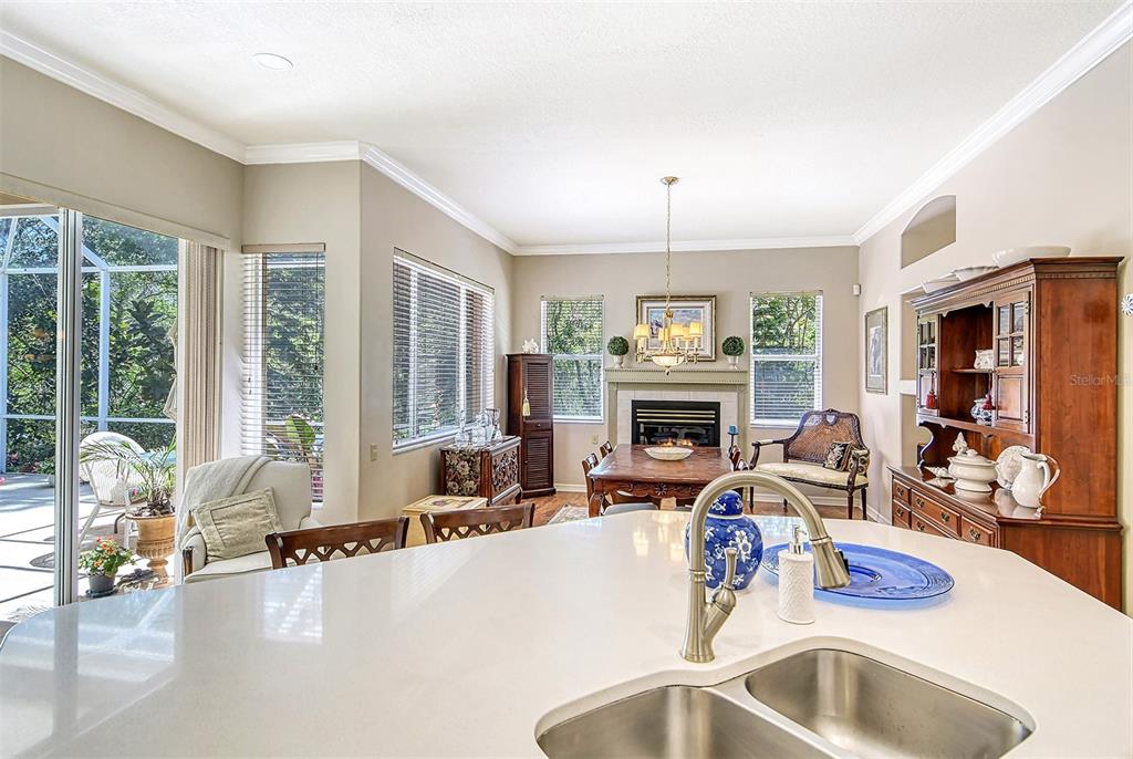 6752 HICKORY HAMMOCK CIRCLE