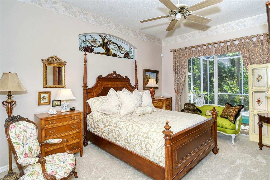 6752 HICKORY HAMMOCK CIRCLE