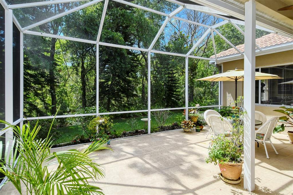 6752 HICKORY HAMMOCK CIRCLE