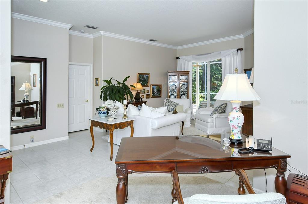 6752 HICKORY HAMMOCK CIRCLE