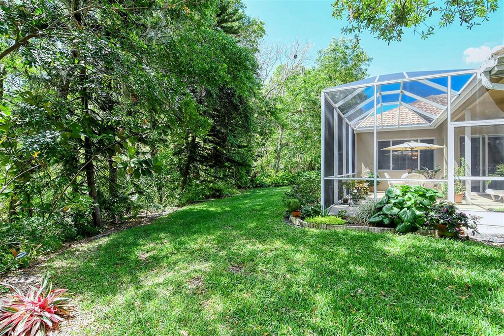 6752 HICKORY HAMMOCK CIRCLE