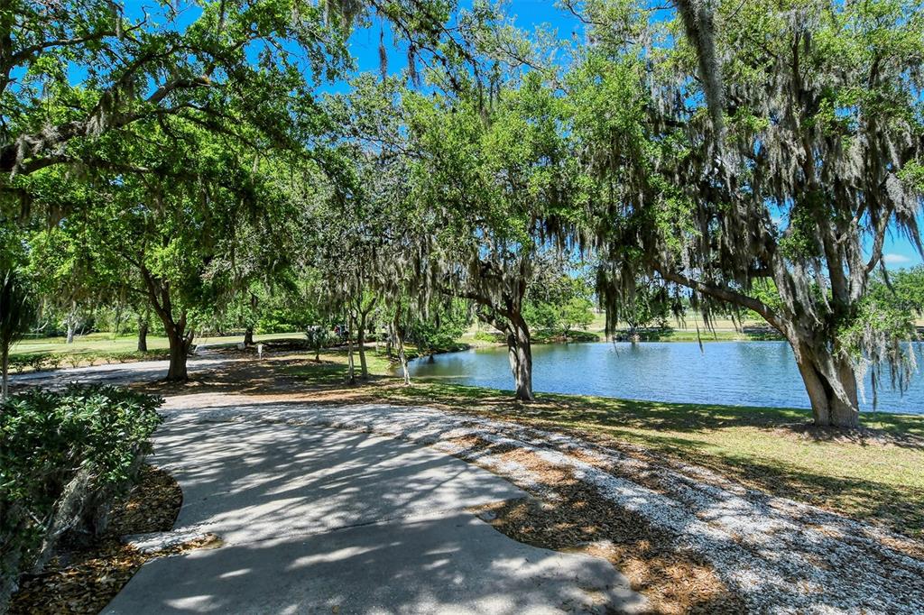 6752 HICKORY HAMMOCK CIRCLE