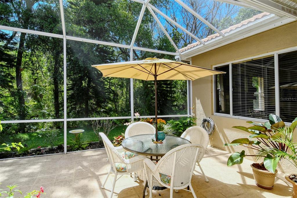 6752 HICKORY HAMMOCK CIRCLE