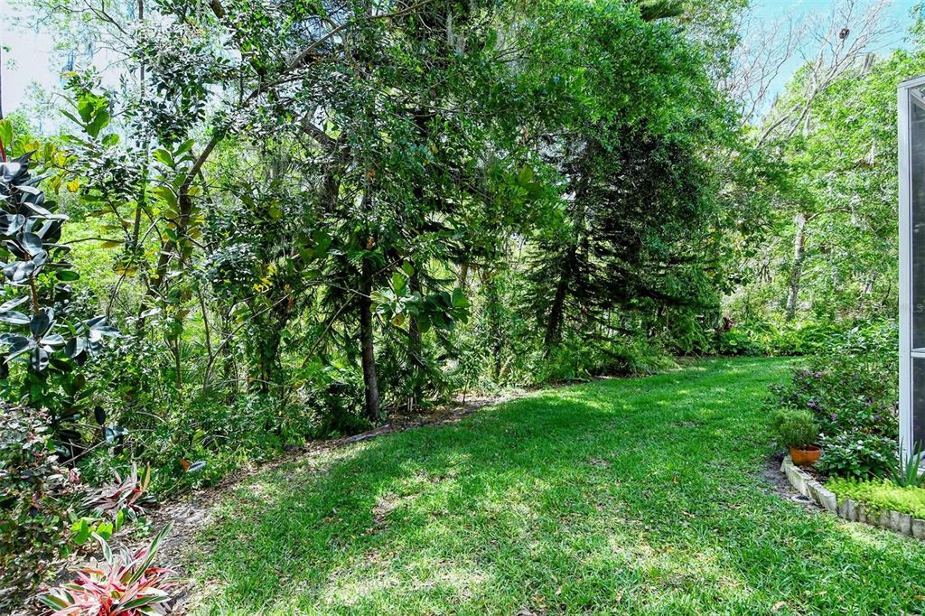 6752 HICKORY HAMMOCK CIRCLE
