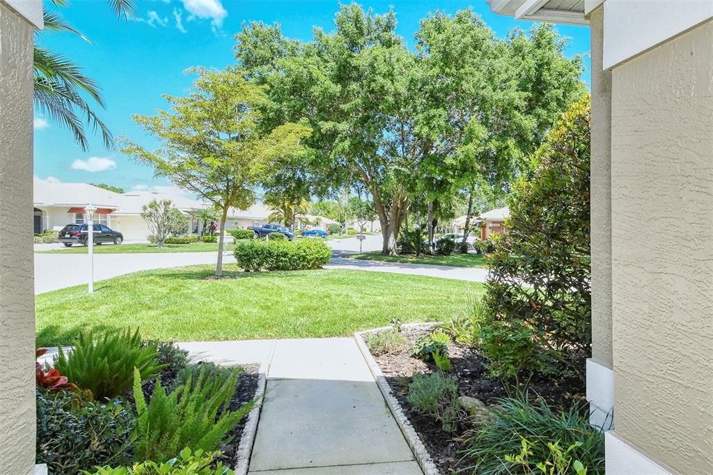 6752 HICKORY HAMMOCK CIRCLE