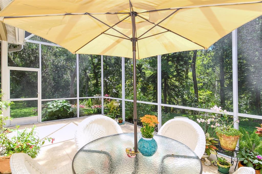 6752 HICKORY HAMMOCK CIRCLE