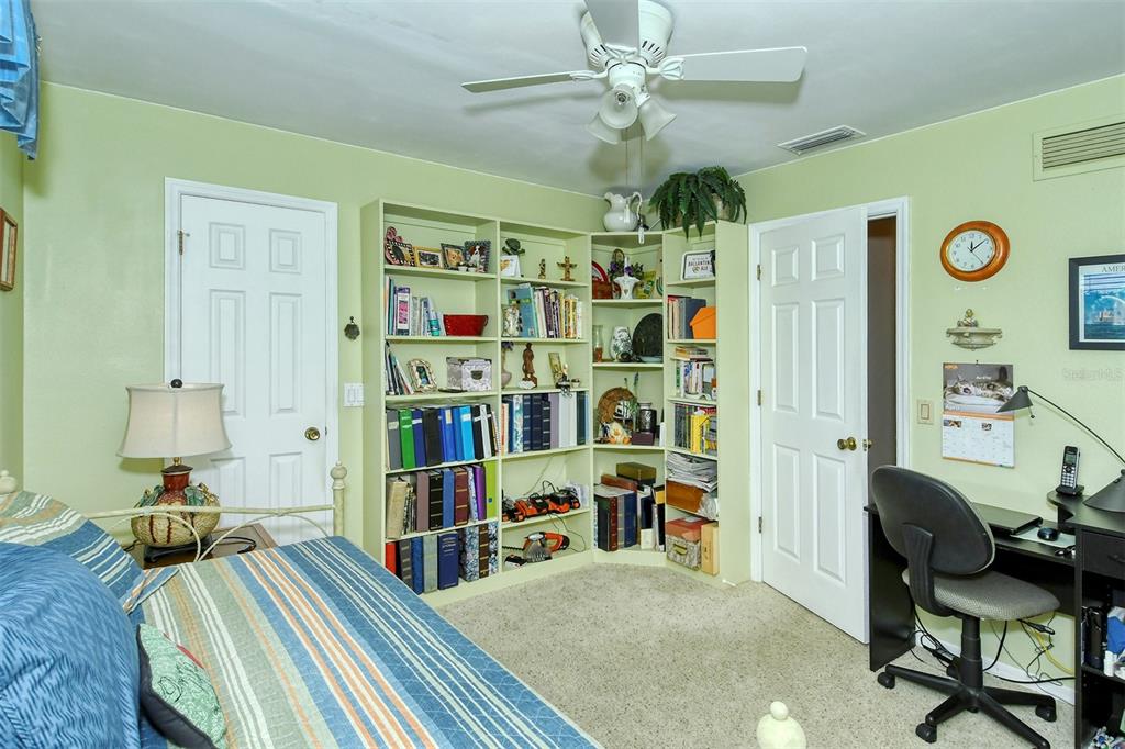 538 WARWICK DRIVE