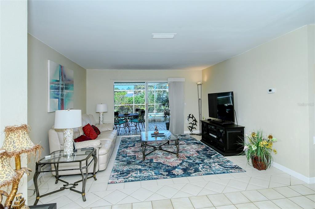 538 WARWICK DRIVE