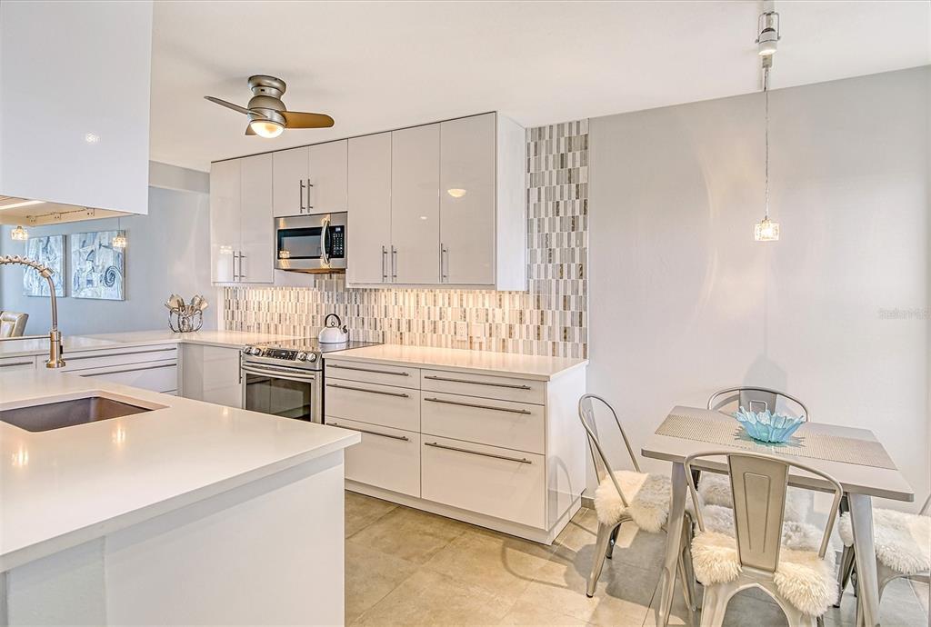 20 WHISPERING SANDS DRIVE Unit: 903