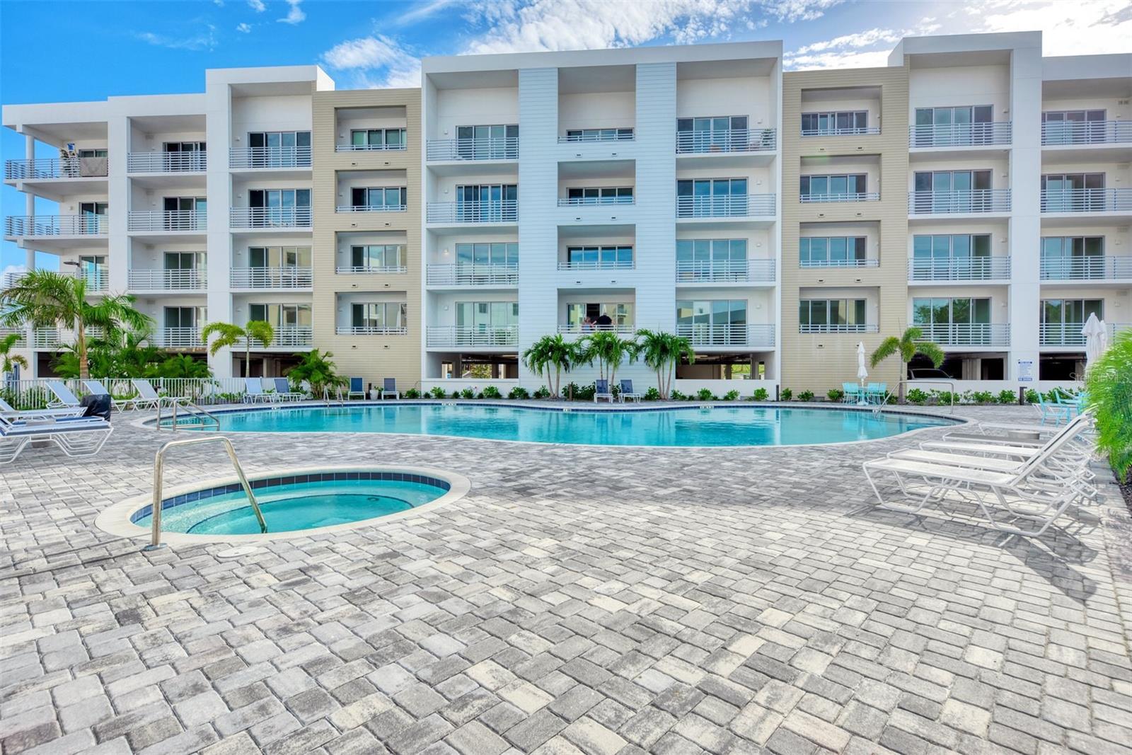 1703 N TAMIAMI TRAIL Unit: B307