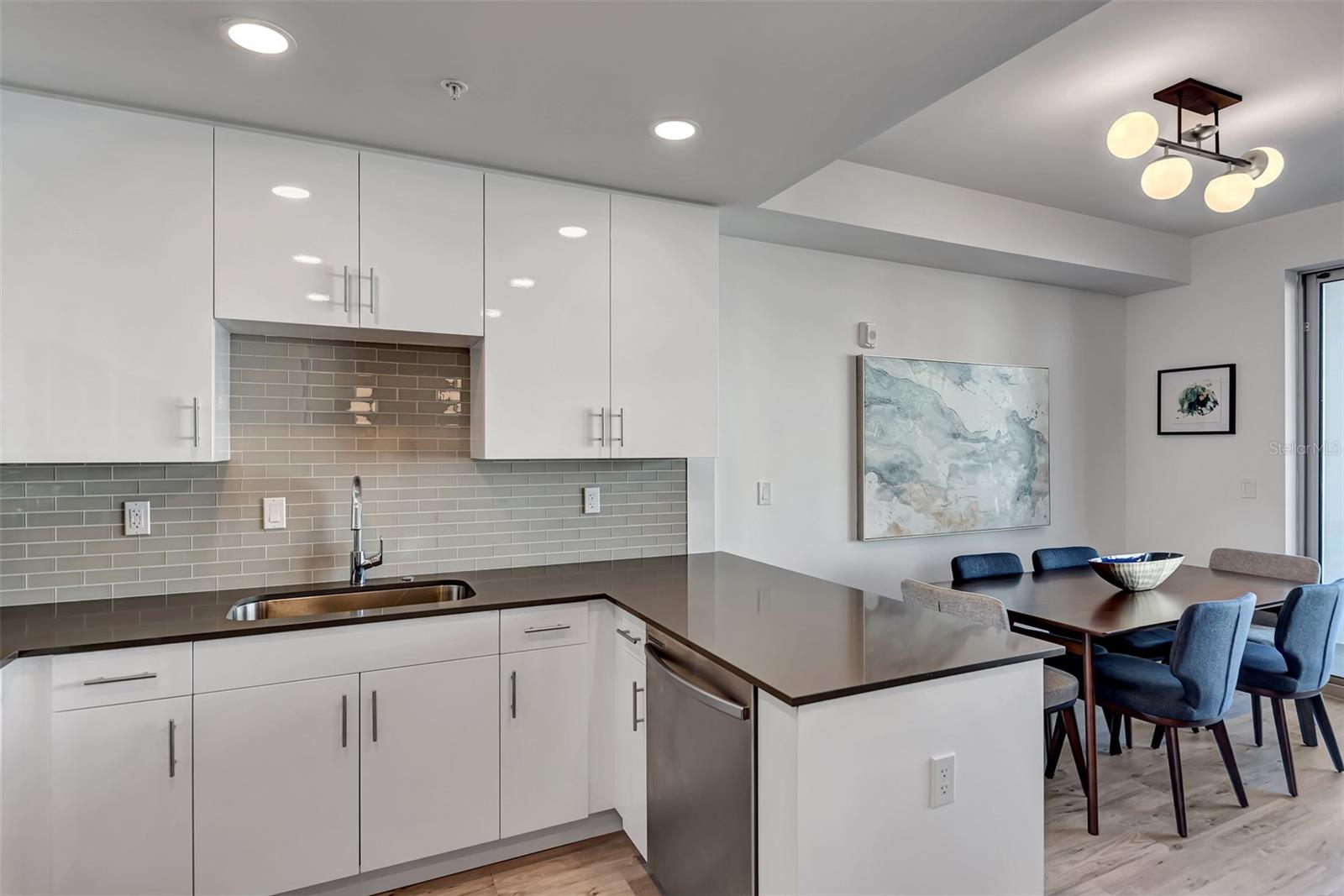 1703 N TAMIAMI TRAIL Unit: B307